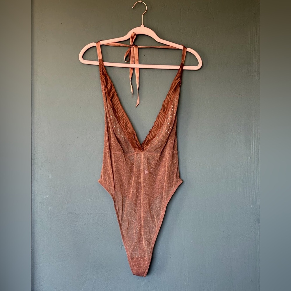 Never worn. SAVAGE X FENTY GARDEN OF EDEN GLISSENETTE TEDDY IN NUDE FRECKLE. 1X.